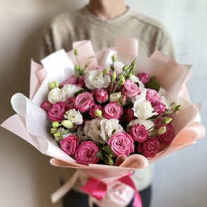 Букет из кустовых роз - Фламинго