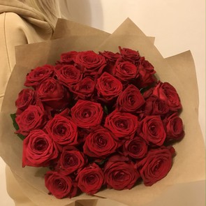 Монобукет из 27 красных роз