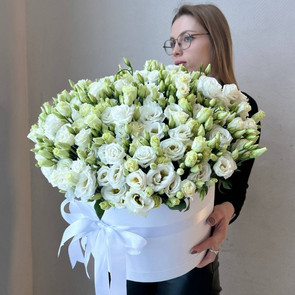 Композиция из 51 эустомы